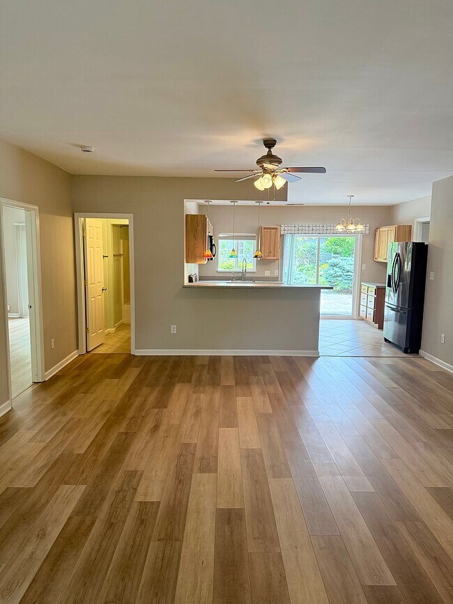 Foto del edificio - 741 Oswego Rd