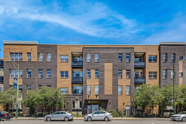 Foto del edificio - 2951 N Clybourn Ave