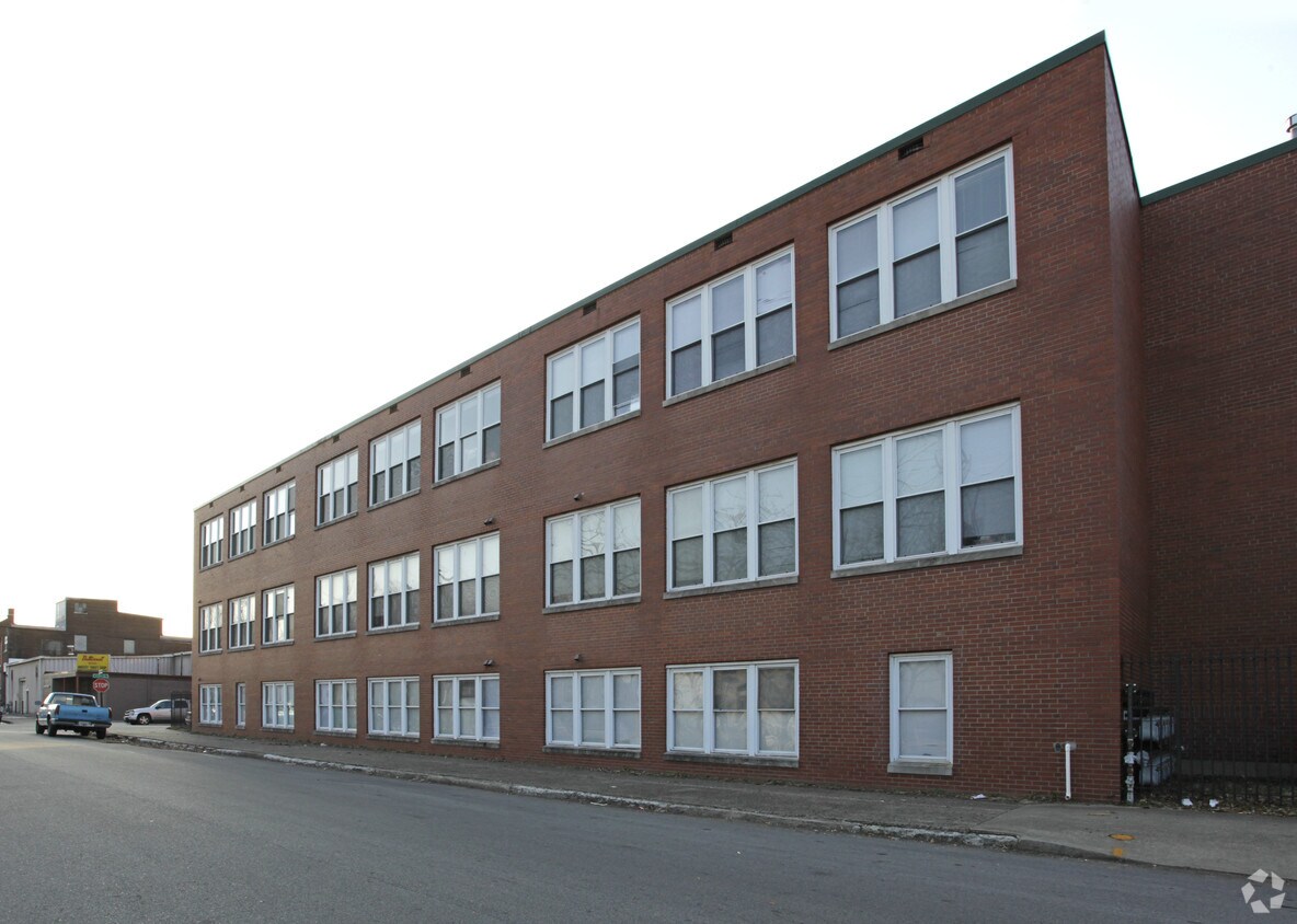 Building Photo - 224 N 17th St