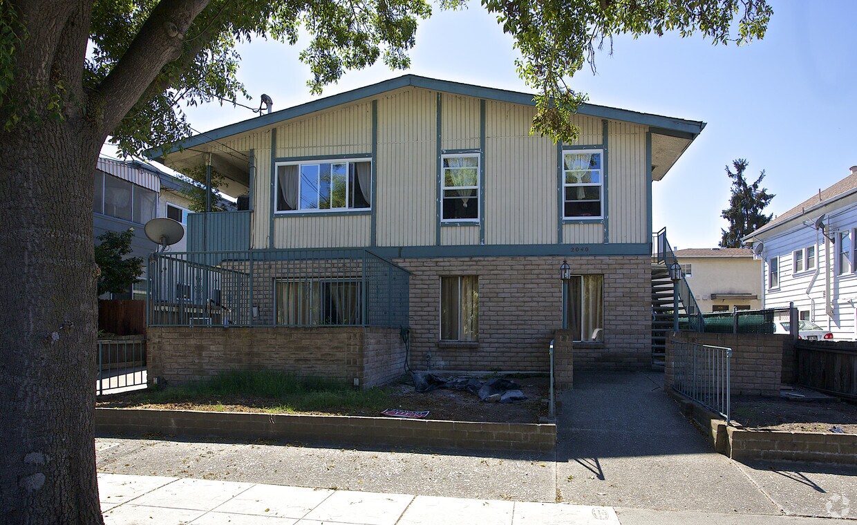 Building Photo - 2040 Buena Vista Ave