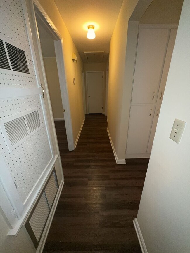 Foto del edificio - 2216 Welch Dr