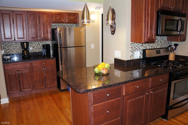 Foto del edificio - 16w555 Mockingbird Ln