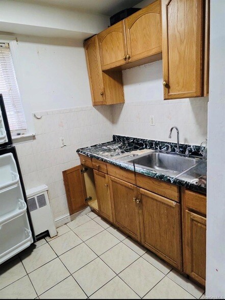 Building Photo - 1729 Barnes Ave