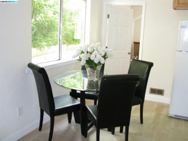 Building Photo - 869 MacArthur Blvd