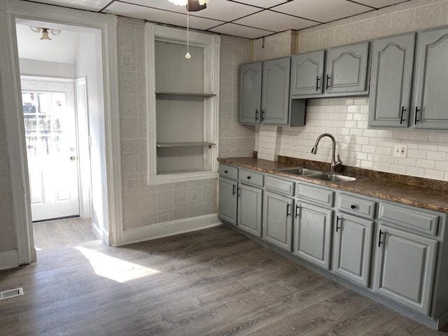 KITCHEN - 308 E Liberty St