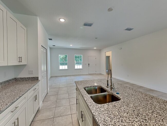 Foto del edificio - 1571 W Alexander Dr