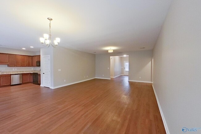 Building Photo - 433 White Oak Cir