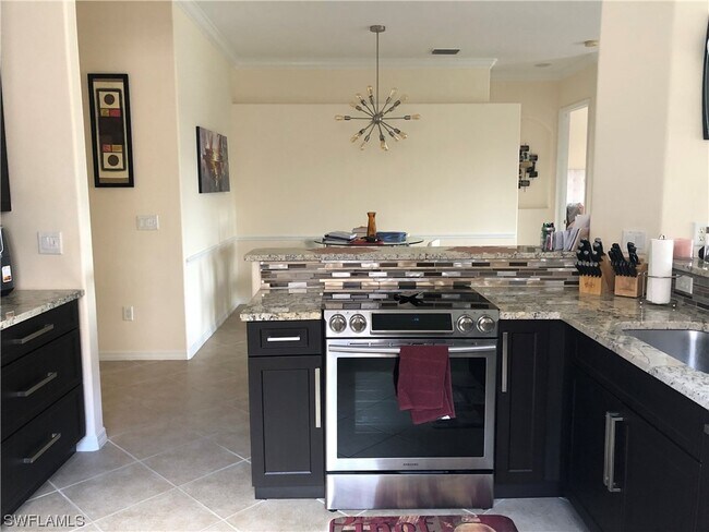 Building Photo - 2323 Bainmar Dr