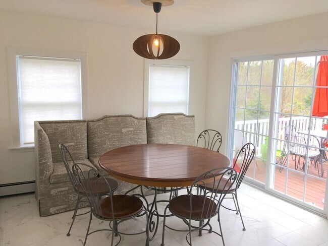 Foto del edificio - Charming 3 Bedroom, 2 Bathroom Single Fami...