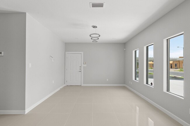 Building Photo - 2020 Summerland Ln