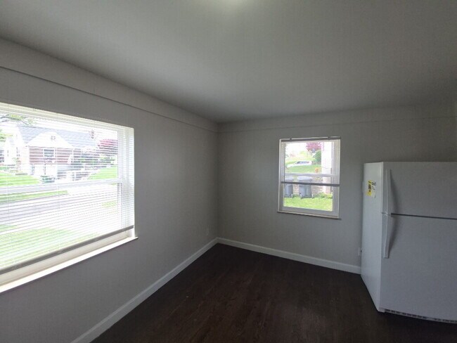 Foto del edificio - 5568 Raceview Ave