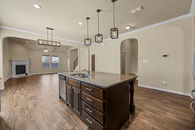 Foto del edificio - 3608 Helm Ln