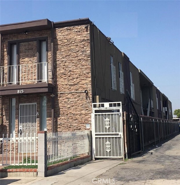 Foto del edificio - 815 N Rose Ave