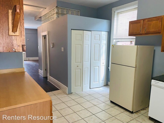 Building Photo - 2 br, 1.5 bath House - 3649 Wisconsin Avenue