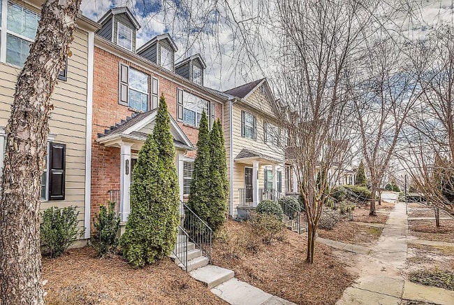 Building Photo - 1311 Rocking Chair Ct