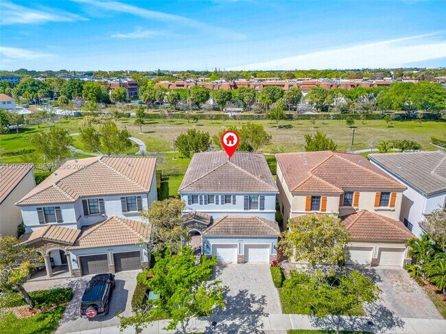 Foto del edificio - 19278 NE 6th Ave