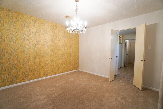 Building Photo - 7202 Seton Lake Dr