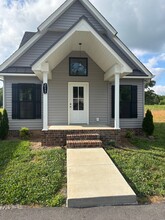Building Photo - 217 Cherokee Dr