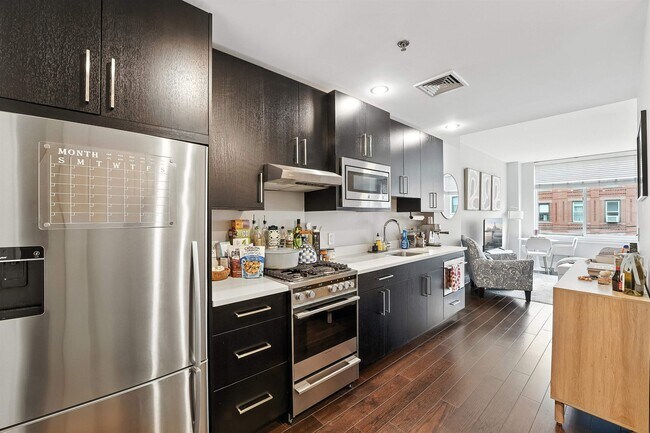 Foto del edificio - 1100 Maxwell Ln