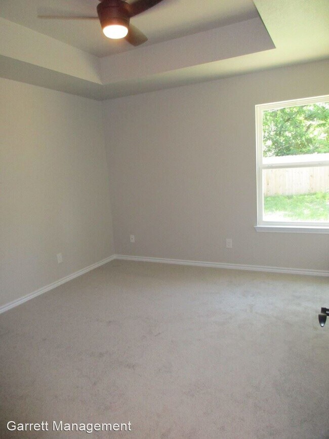 Building Photo - 3 br, 2 bath House - 1203 East Avenue G