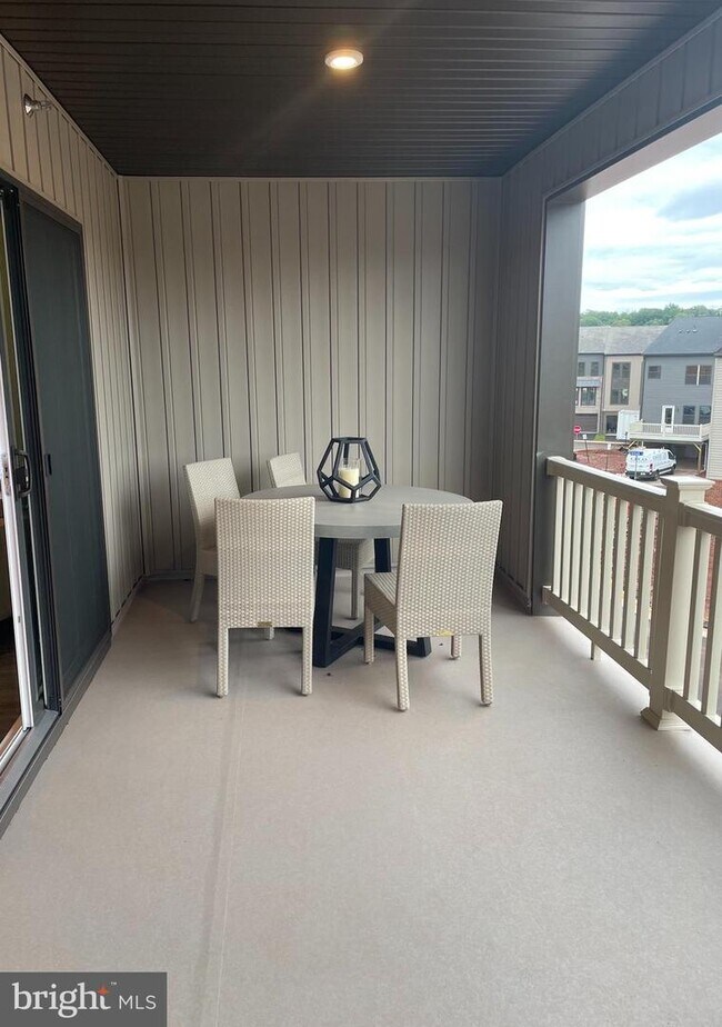 Foto del edificio - 14025 Sunrise Valley Dr
