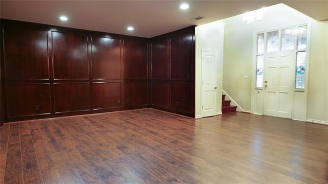 Building Photo - 6940 Clearhaven Dr