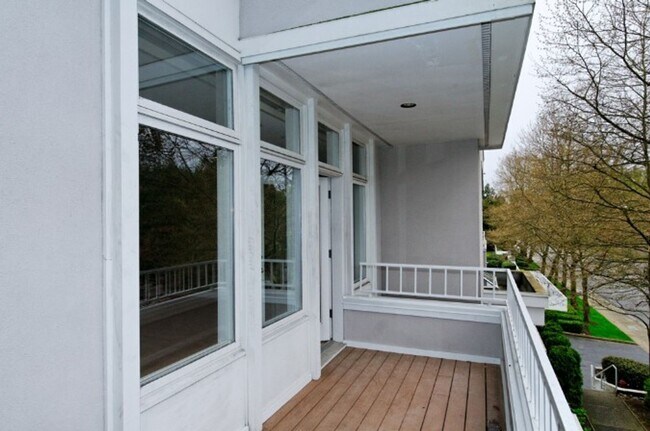 Foto del edificio - 2bd/2ba Bellevue Condo