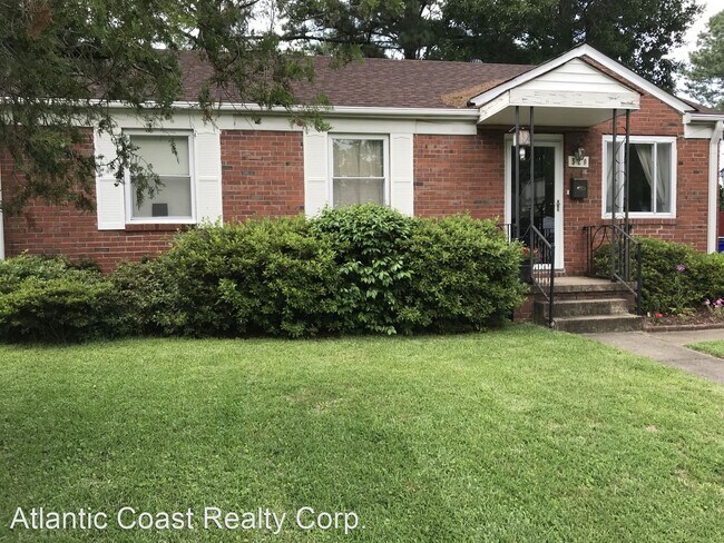 Building Photo - 3 br, 1 bath House - 520 Summers Drive