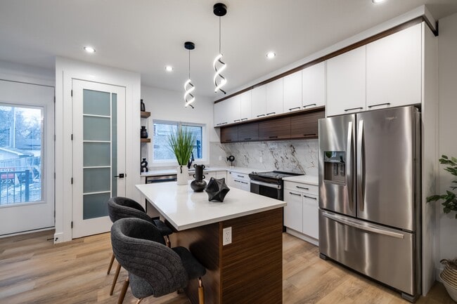 Building Photo - 9337 87 Ave NW