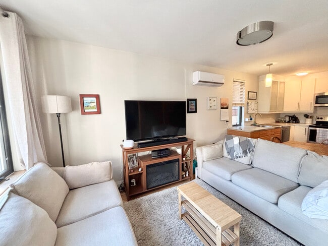 Building Photo - 2 BED - 1 BATH - OTTAWA - APARTMENT BUILDING