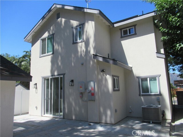 Foto del edificio - 4532 Sharon Ave