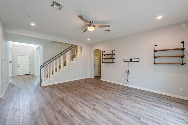 Foto del edificio - Discover Your Ideal Oasis: Elegance, Comfort, and Outdoor Bliss Await in this Dream Home!