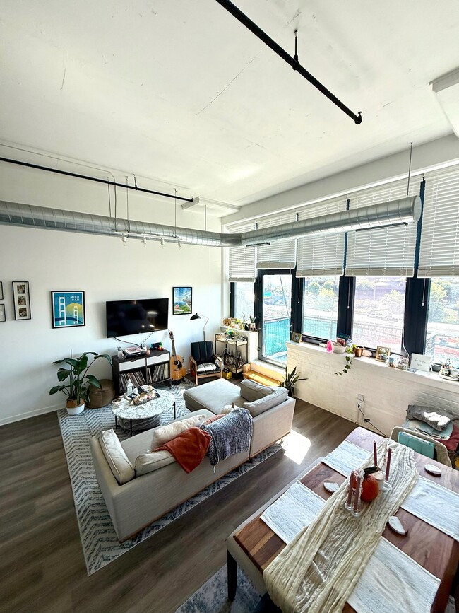 Foto del edificio - 1224 W Van Buren St