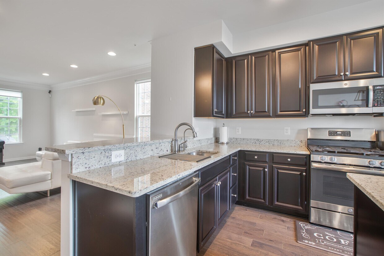 Primary Photo - 1117 Trenton Pl SE