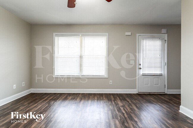 Foto del edificio - 6710 Sawnee Way