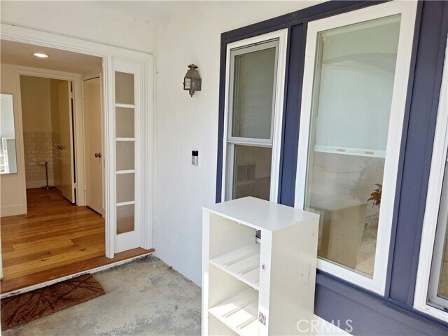 Building Photo - 20 Senisa