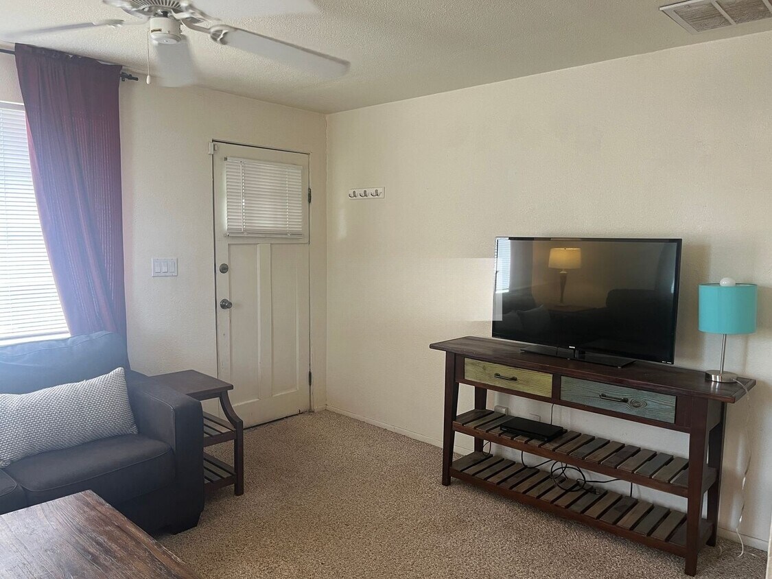 Foto principal - 3321 N Tyndall Ave