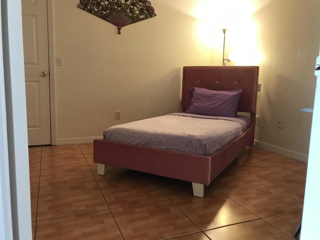 Foto principal - 1138 Doncaster Ct
