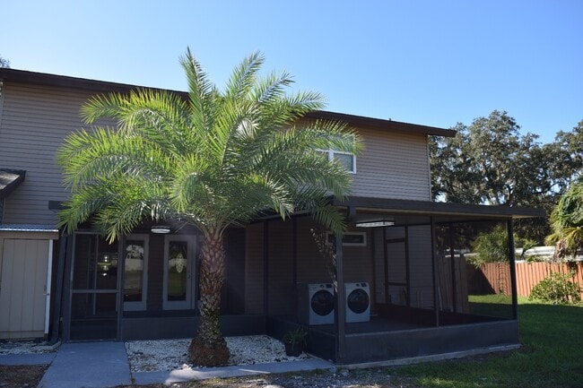 Building Photo - 2718 Viola Ln