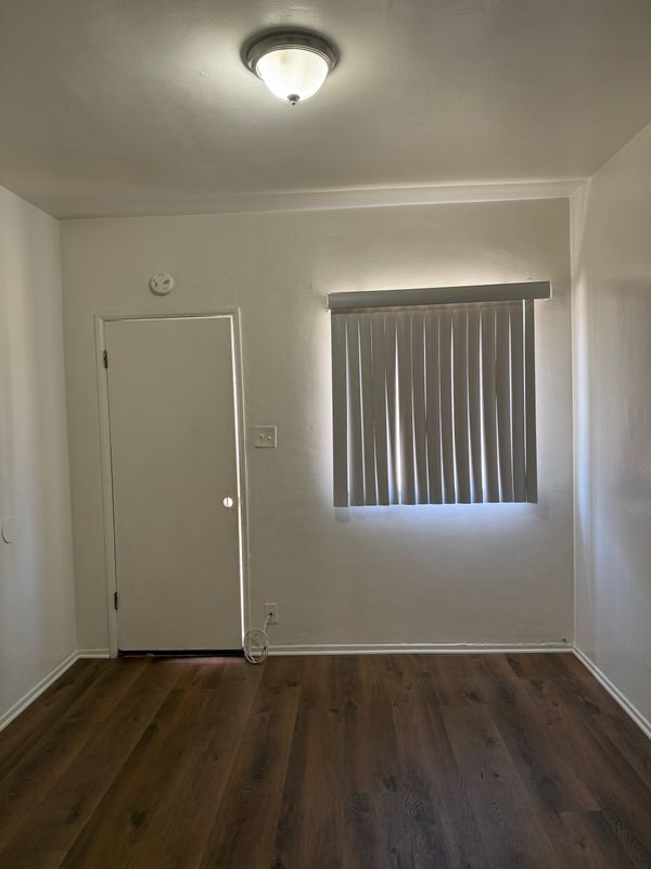 Foto del edificio - 2529 W Beverly Blvd