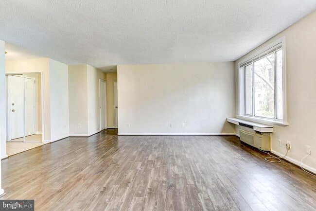 Building Photo - 1730 Arlington Blvd