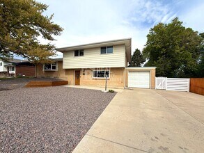 Building Photo - 511 E Panama Dr
