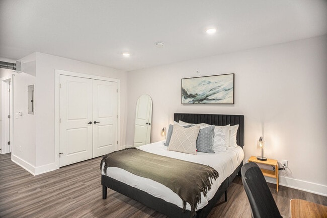 Building Photo - 1562 Michigan St NE