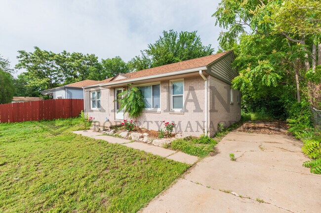 Foto del edificio - 1527 N Madison Ave