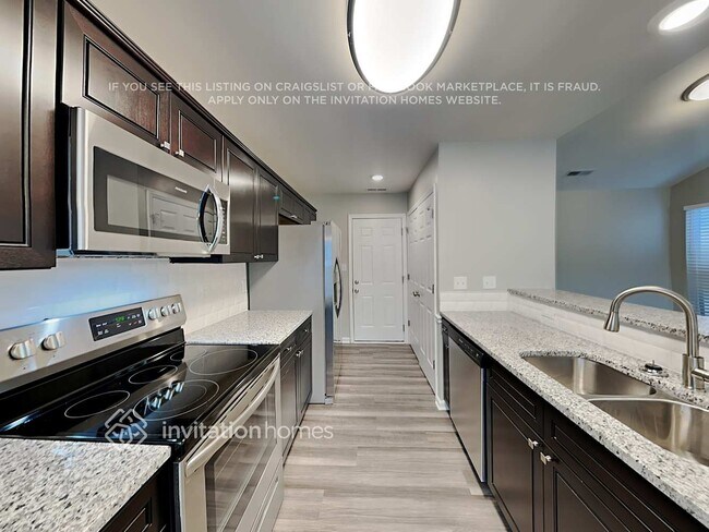 Foto del edificio - 4695 Falcon Chase Dr SW