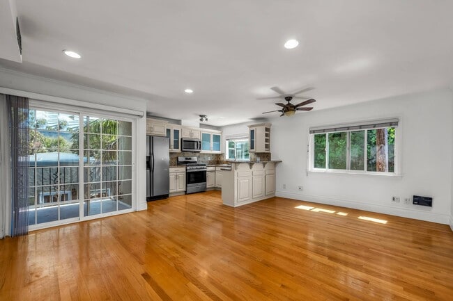 Kitchen / Living Room - 815 Broadway St