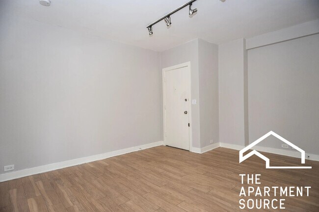 Foto del edificio - 511 W Belmont Ave
