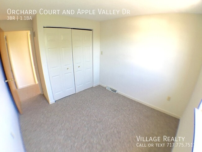 Building Photo - ONE MONTH FREE RENT! Roomy 3-bed townhome ...