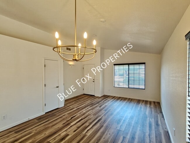 Building Photo - 600 E River Walk Dr