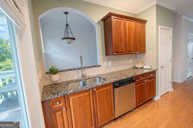 Foto del edificio - 2043 Liberty Ct NW